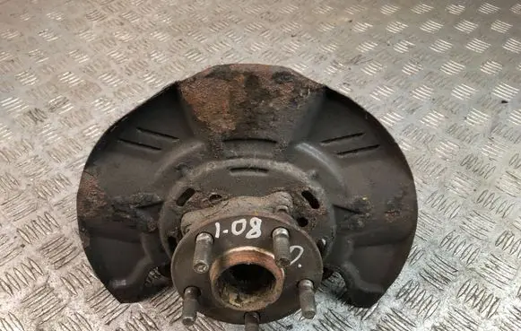 Subaru Impreza III Front wheel hub