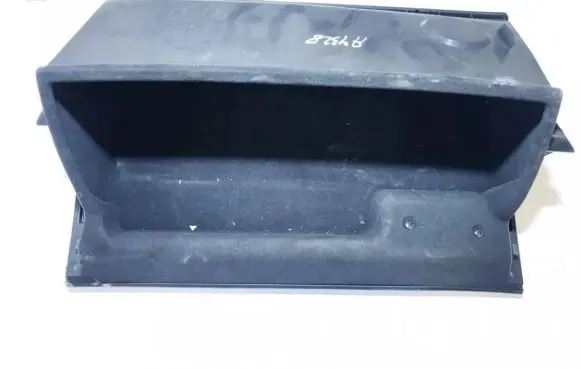 Glove box