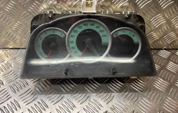 Toyota Corolla Verso E121 Speedometer (instrument cluster)