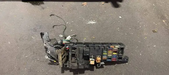 Volvo V70 Fuse box set 9452993 518322110