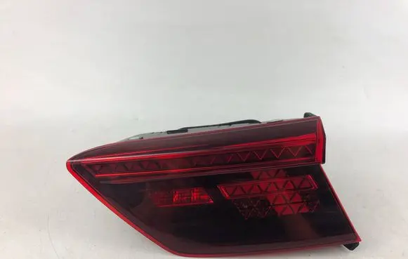 Volkswagen Tiguan Tailgate rear/tail lights 5NA945308E