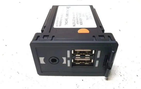 Lexus RX 450H AUX in-socket connector 8619078010