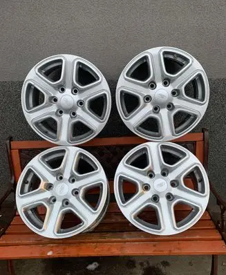 Ford Ranger R17 alloy rim 