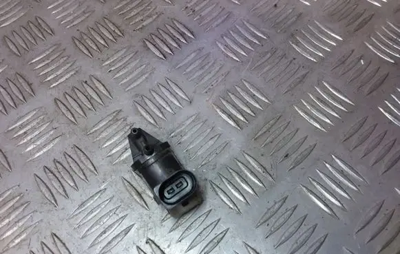 Volkswagen Golf IV Turbo solenoid valve 1J0906283C