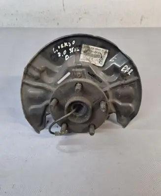 Toyota Corolla Verso E121 Front wheel hub 