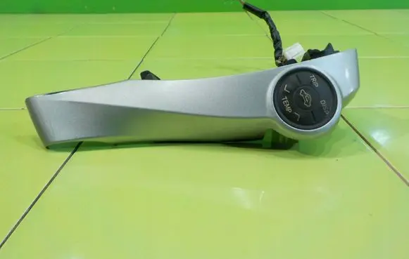Toyota Prius (XW30) Other switches/knobs/shifts F70CV481