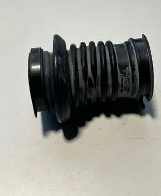 Air intake hose/pipe