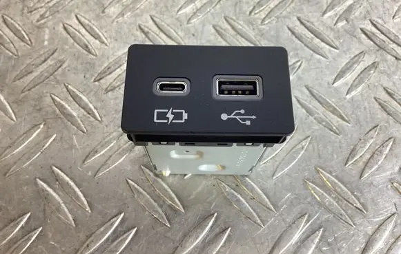 Lexus NX USB socket connector 8619078020