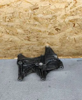Opel Vivaro Generator/alternator bracket 11710512R