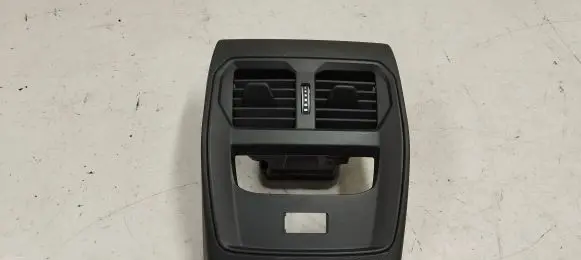 Rear air vent grill