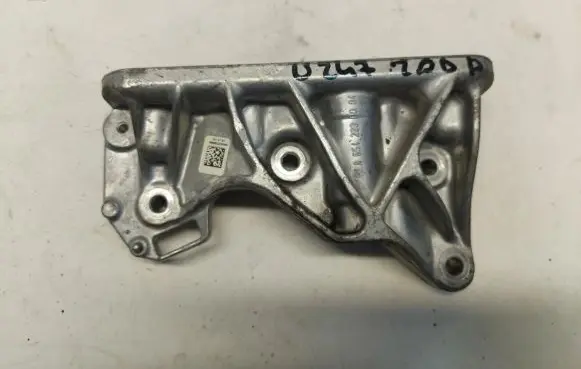 Mercedes-Benz B W247 Engine mount bracket a6542230004