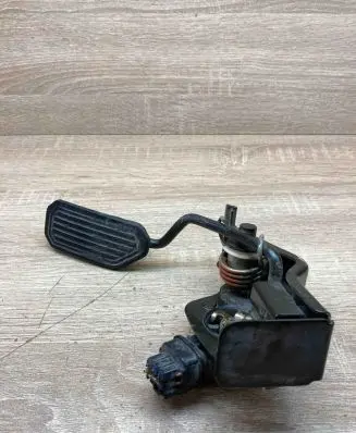 Mazda 626 Accelerator throttle pedal Mazda626