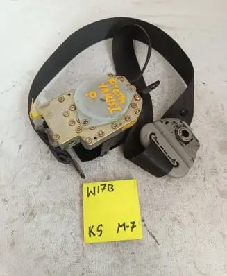 Toyota Yaris Front seatbelt C8027