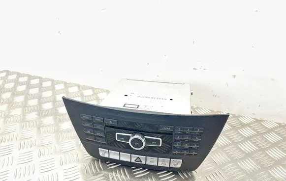 Mercedes-Benz C W204 Radio/CD/DVD/GPS head unit A1729022904