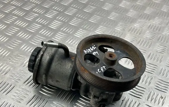 Toyota Avensis T250 Power steering pump