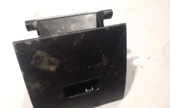 Ford Mondeo Mk III Glove box