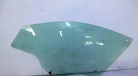 Fiat Tipo Front door window glass four-door