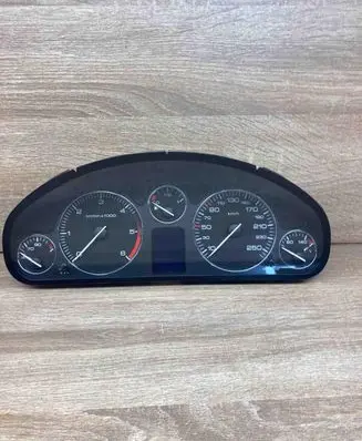 Speedometer (instrument cluster)