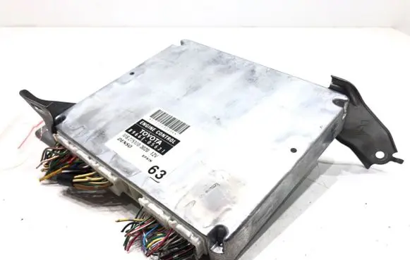 Toyota Avensis T250 Engine control unit/module ECU 89661-05631