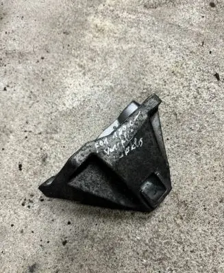 BMW 7 F01 F02 F03 F04 Engine mounting bracket 6777628