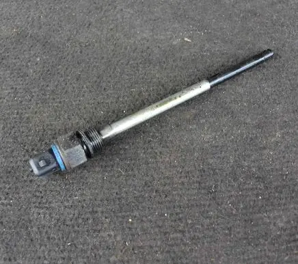 Oil level dip stick