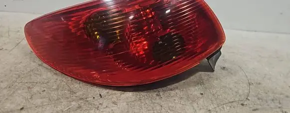 Peugeot 206 Rear/tail lights E22058