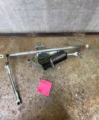 Volkswagen PASSAT B5 Front wiper linkage and motor 0390241175 3B1955113B