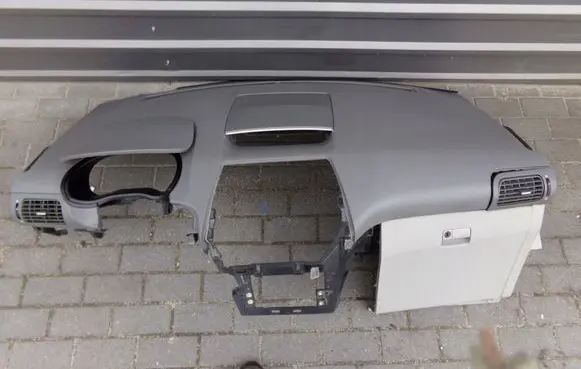 Nissan Quest Dashboard