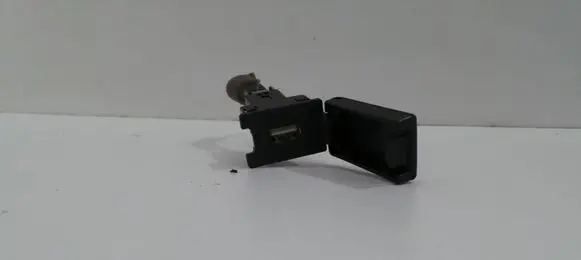 Honda HR-V USB socket connector 749K