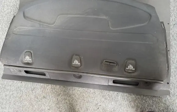 Parcel shelf
