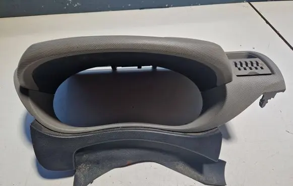 Opel Movano B Dashboard trim 682400017R