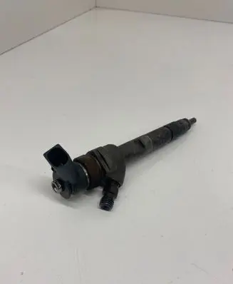 BMW 1 E81 E87 Fuel injector 7798446 779844603 0445110