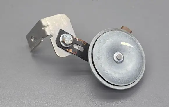 Dacia Sandero II Horn signal E9001163 256100766R 6033FB4409