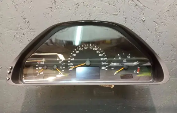 Mercedes-Benz E W210 Speedometer (instrument cluster) A2105402811