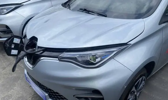 Renault Zoe Front piece kit 
