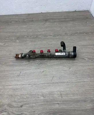 Skoda Yeti (5L) Fuel pressure regulator 057130764AB 03L130089J