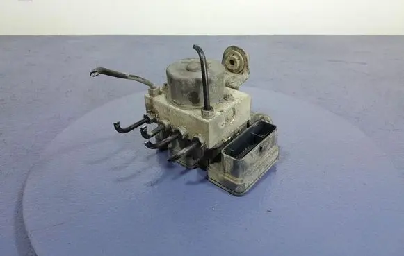 Skoda Fabia Mk2 (5J) ABS Pump 6R0907379AR