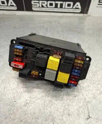 Mercedes-Benz C W203 Fuse box set 2035453001