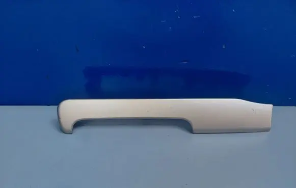 Dashboard glove box trim