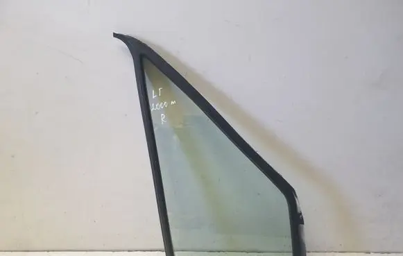 Volkswagen II LT Front door vent window glass four-door 43R000042