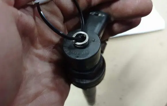 Opel Astra H Fuel injector 0445110175