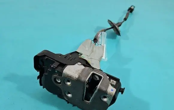 Ford Focus Rear door lock JX7A-A26413-AF IMPRK1536191