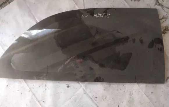 Chrysler Grand Voyager IV Rear side window as3