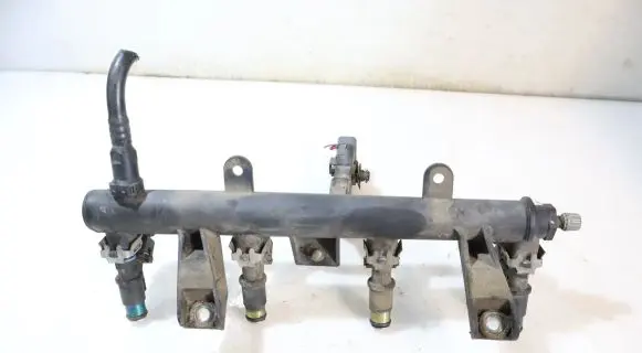 Peugeot 206 Fuel main line pipe