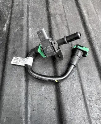 Volvo V60 Fuel line pipe 32242588 8889552383 32242871