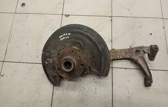 Volkswagen PASSAT B5.5 Front wheel hub spindle knuckle