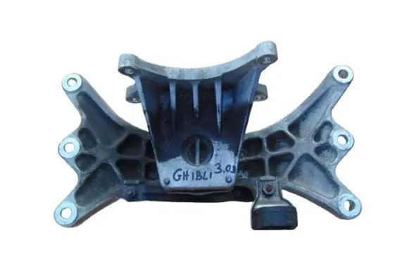 Maserati Ghibli Gearbox mounting bracket 670004299 670001738