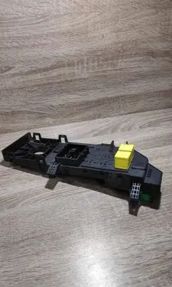 Opel Vectra C Fuse module 24443147