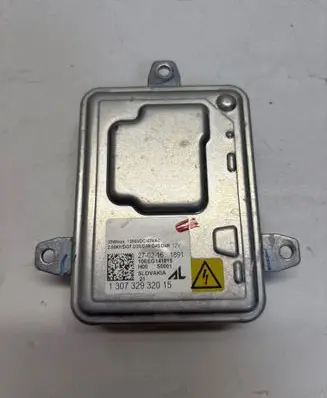 Chrysler Pacifica Headlight ballast module Xenon 1200VDC43VAC 10EEG141015 130732932015