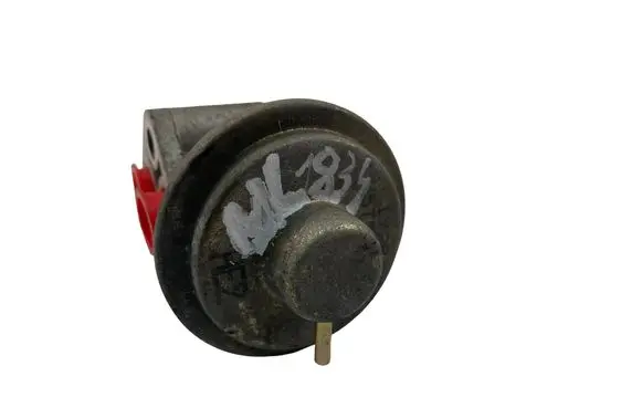 Mitsubishi Pajero EGR valve K5T58795